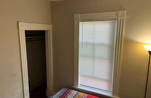 Downtown Beverly 5 Min to Salem - Photo 8