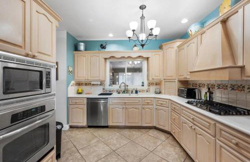 Waterfront & Pet-friendly 3-Acre Home with fire-pit - Photo 8