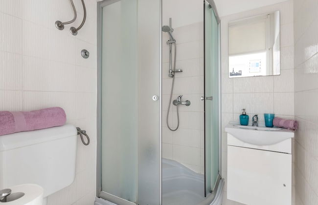 Bright & Modern on Top Location - Foto 13