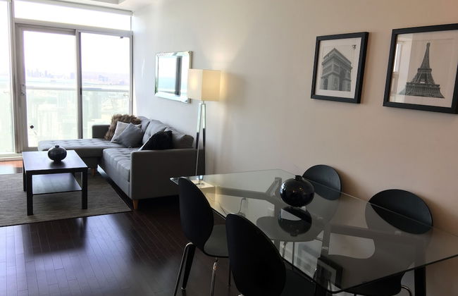 TO Stays - York and Lakeshore - Foto 16