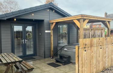 The Slipway Cabins with Hottub - Foto 1