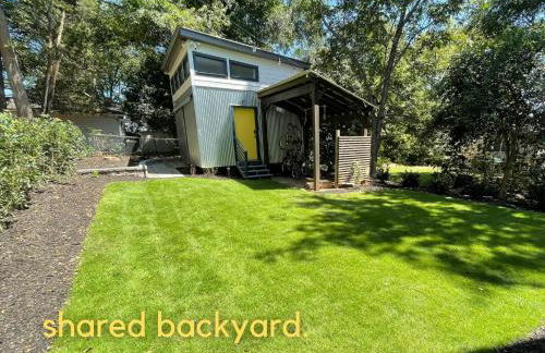 NormalBnB - 2 Blocks From Restaurants, Bars, Hospital - Foto 24