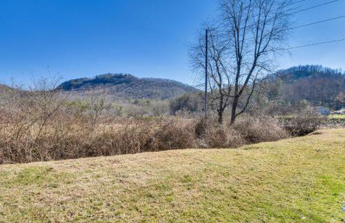 Cozy Dillard Cabin with Mountain Views and Pool Access - Foto 22