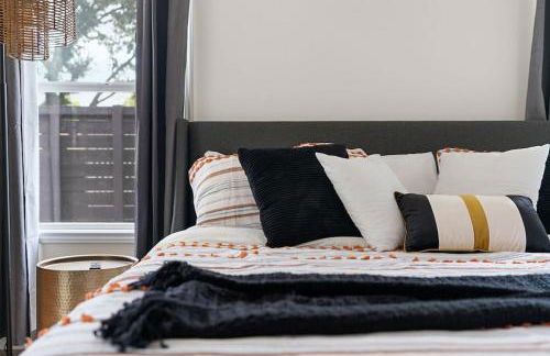 High End Design Home with Pool & Hot Tub Gameroom - Foto 48