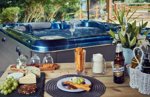 Upper Gelli Luxury Holiday Lodge, Converted Dairy & Cosy Shepherds Huts - Photo 74