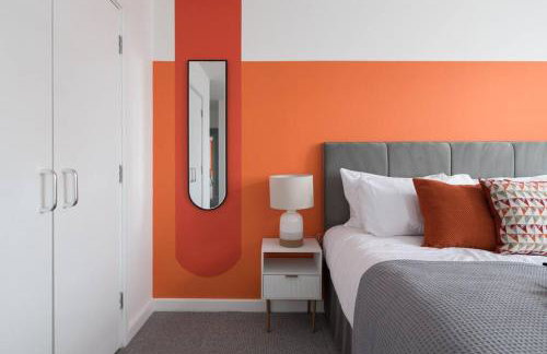 Luxury 2 bed, Central, Free Parking, Smart TV By Valore Property Services - Photo 5