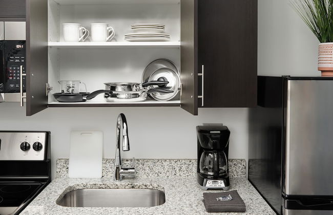 stayAPT Suites Madison-Greenbrier - Photo 7