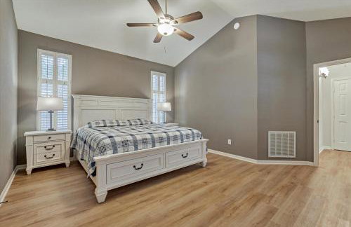 Woodlands Grand 3BR Cozy House - Photo 9