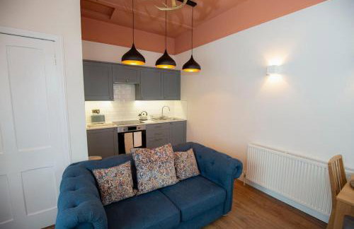 West Lodge, High Street - Foto 1