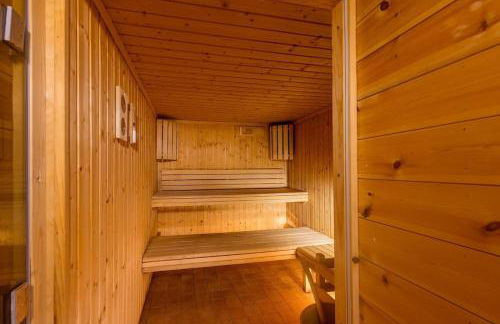 Cozy 4 bedroom duplex apartment, spa residence - Photo 13