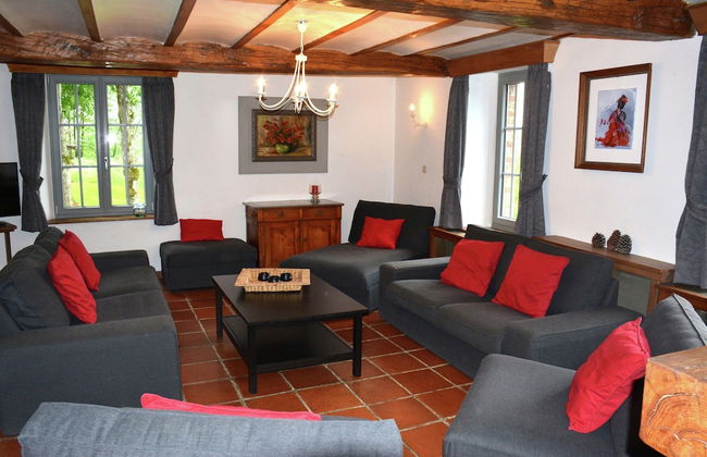 Vintage Farmhouse With Garden, Roofed Terrace - Photo 9