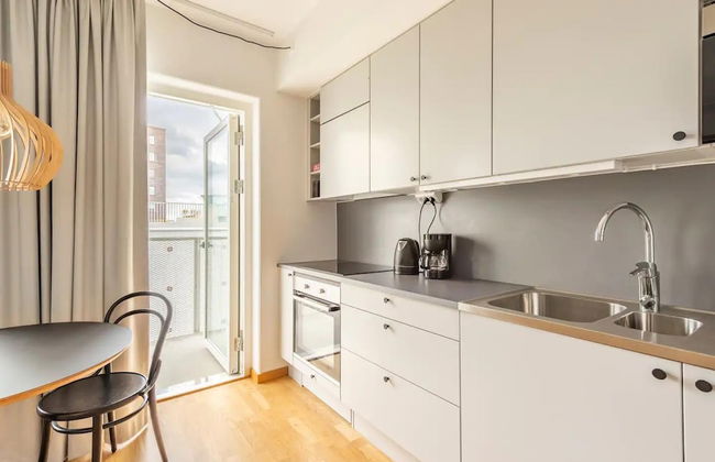 Luxury Business Studio Apartment - Garden View - Photo 6