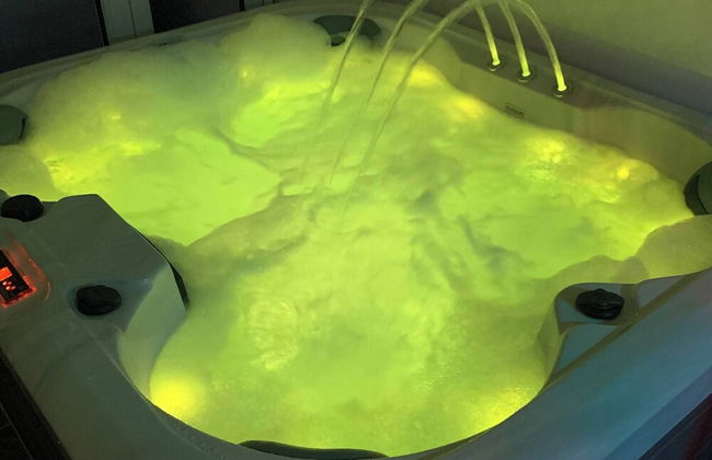 Family Holiday Home With Hot Tub Sleeps 8 - Foto 27