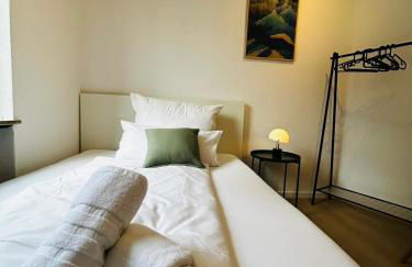 Haus Rasink I Monteure I Teams I 160m2 I 5 Z I Terrasse I P I 2 WC I Küche I Smart TV - Foto 7