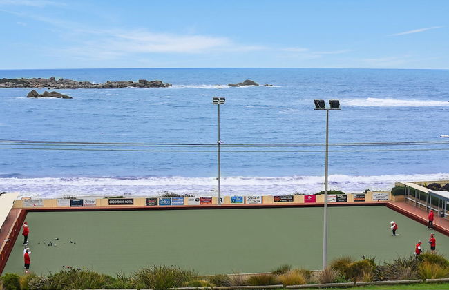 The Dolphins 7 - A View To Remember - Photo 14