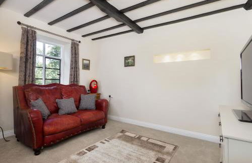 Broad Meadows Farmhouse 8 Guests - Photo 15