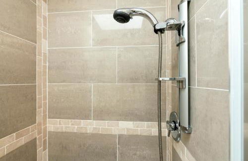 Cottage - Sleeps 5 - Hot Tub - Garden - Parking - Foto 6