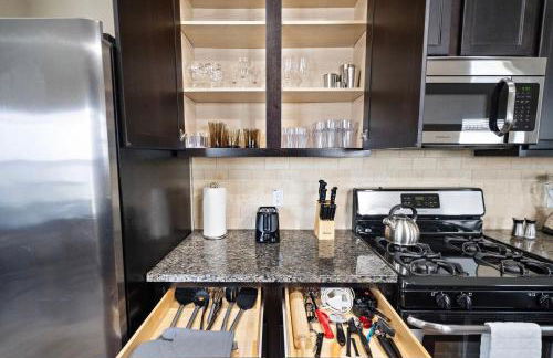 Cozy Getaway Nr Airport WiFi BBQ Yard Pet - Foto 11