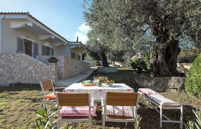 Verde Olive Three-Bedroom Holiday Home by Konnect - Foto 15