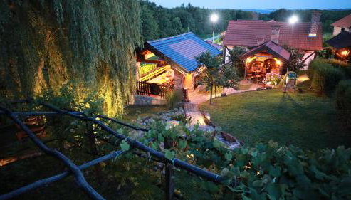 Garić Bajka - Foto 5, Garden, Garden view