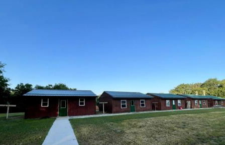 Wonderful Cabin that Sleeps 12 near the Cedar River in Letts, Iowa - Foto 2