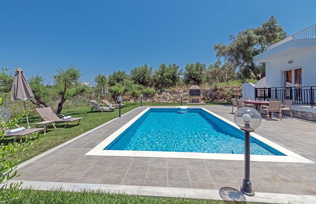Villa Guinevere-with Private Pool - Photo 4
