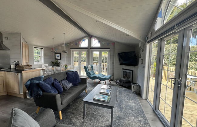 Holly Blue - Cosy Wooden Lodge, Kippford - Photo 9