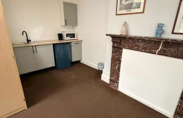 Budget Studio - Central Gosport with Free Parking - Photo 8
