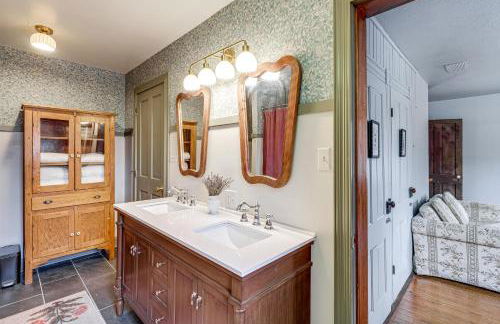 3 and Picturesque Acres! Historic Lexington Farmhouse - Foto 13