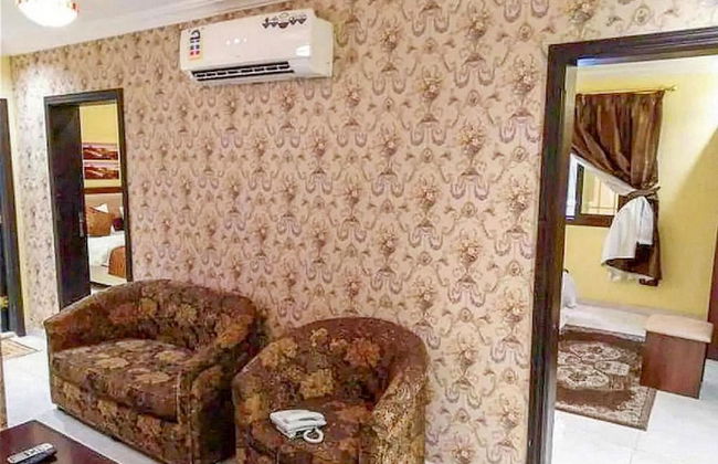 Al Ghubaishi Plaza - Photo 31