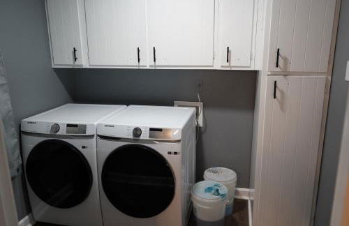 Stylish 4BR Prime Location Close to All! - Foto 13