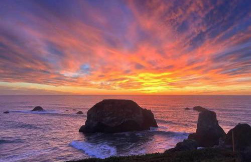 Seaside Elegance Oceanfront Escape with 3 Suites - Foto 4