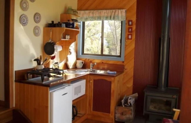 Wisteria Cottage and Cabins - Photo 10