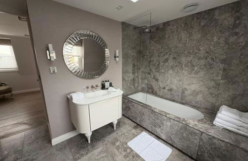 Luxury 4 Bedrooms 5 Baths 2 Receptions Family House with Garden Chelsea - Foto 34