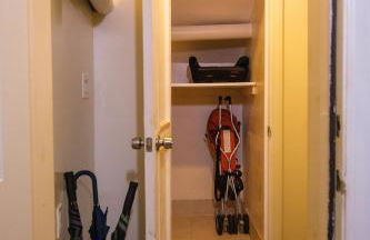 Elegant 2 Bedroom Suite w Modern Amenities - Foto 6