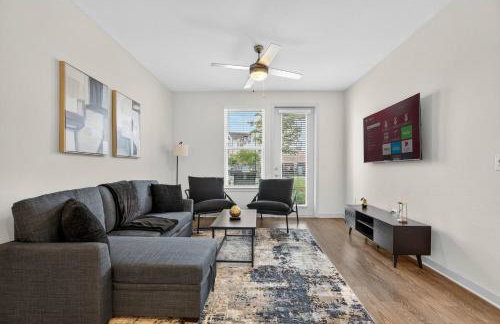 Nice 2 BR Apt|King Bed|Pool |Gym|Clse 2 Beach/Mayo - Foto 1