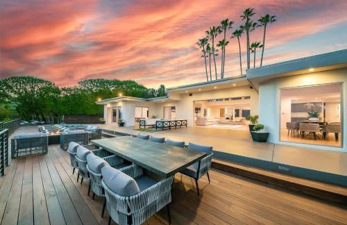 Stunning Modern Estate in BH with Pool, Spa, and Views - Foto 2