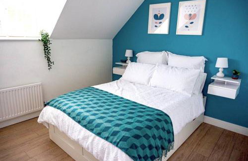 Walking distance to hospital and town with free off-road parking - Foto 3