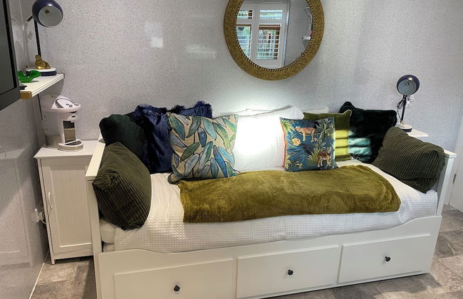 Oakwood Cabin Retreat in Bexleyheath - Foto 1