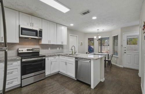 Pool Villa- Near Airport & Downtown, Fire Pit, Foosball - Foto 20