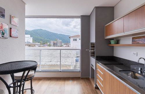 2 QUARTOS com Churrasqueira na Varanda, Piscina, Garagem interna, WiFi 500mbps, Ar Condicionado e Telas de Proteção - Foto 47