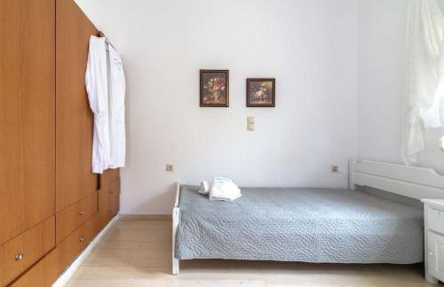 white house by the sea - Photo 5