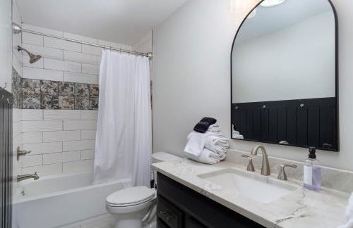 New Luxury 4 bedroom Mountain View Home w/hot tub! - Foto 11