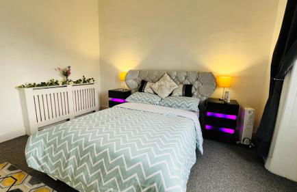 Spacious 3 Bedroom Entire Apartment Self Check in & Free Parking - Photo 3