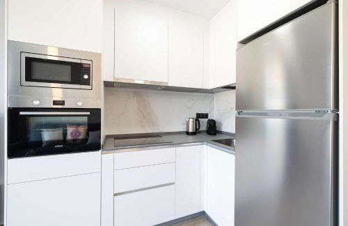 Fabulous beachside penthouse - Photo 19