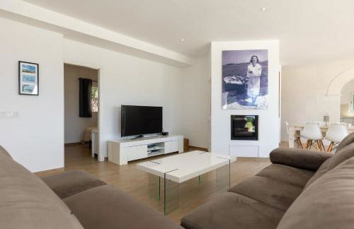 Villa Maravilla with HEATABLE pool ROOFTOPbar with sea views - Foto 2