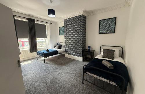 Coxon - 5 Bdrm 6 beds Perfect 4 contractor - Foto 19