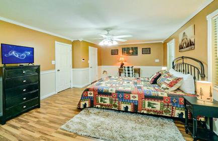 Bear Splashin Fun - Photo 10