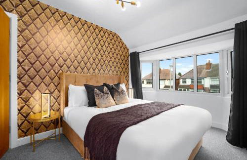 Stylish Four Bedroom House - Garden - Parking - Great Barr 110F - Foto 1