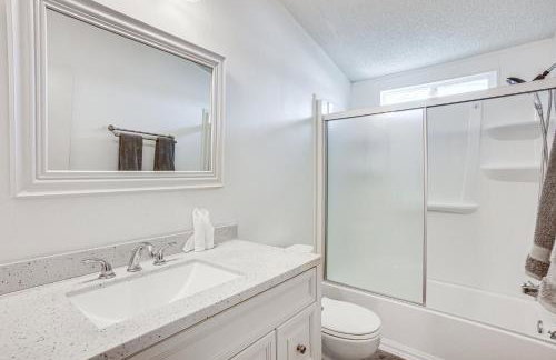 Waterfront Trinity Vacation Rental with Hot Tub! - Photo 20